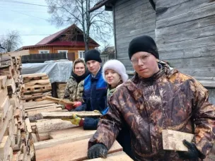 В декаду инвалидов волонтёрский отряд «Дорогой добрых дел» оказали помощь пенсионеру социально-бытового обслуживания на дому из Варнавино в рамках Всероссийской акции «Неделя добрых дел»