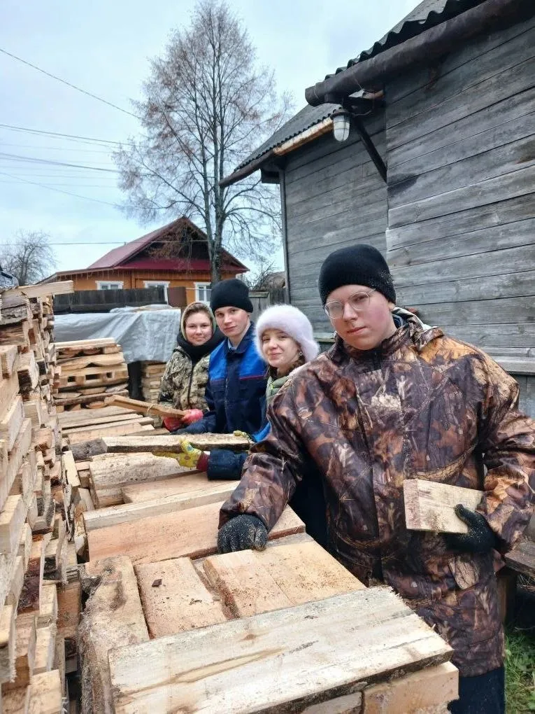 В декаду инвалидов волонтёрский отряд «Дорогой добрых дел» оказали помощь пенсионеру социально-бытового обслуживания на дому из Варнавино в рамках Всероссийской акции «Неделя добрых дел»
