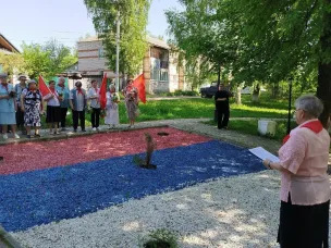 У памятника комсомольцам в Варнавино вспомнили историю пионерии