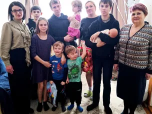 В Варнавинском округе представители Администрации и отдела ЗАГС поздравили семью с рождением восьмого ребенка