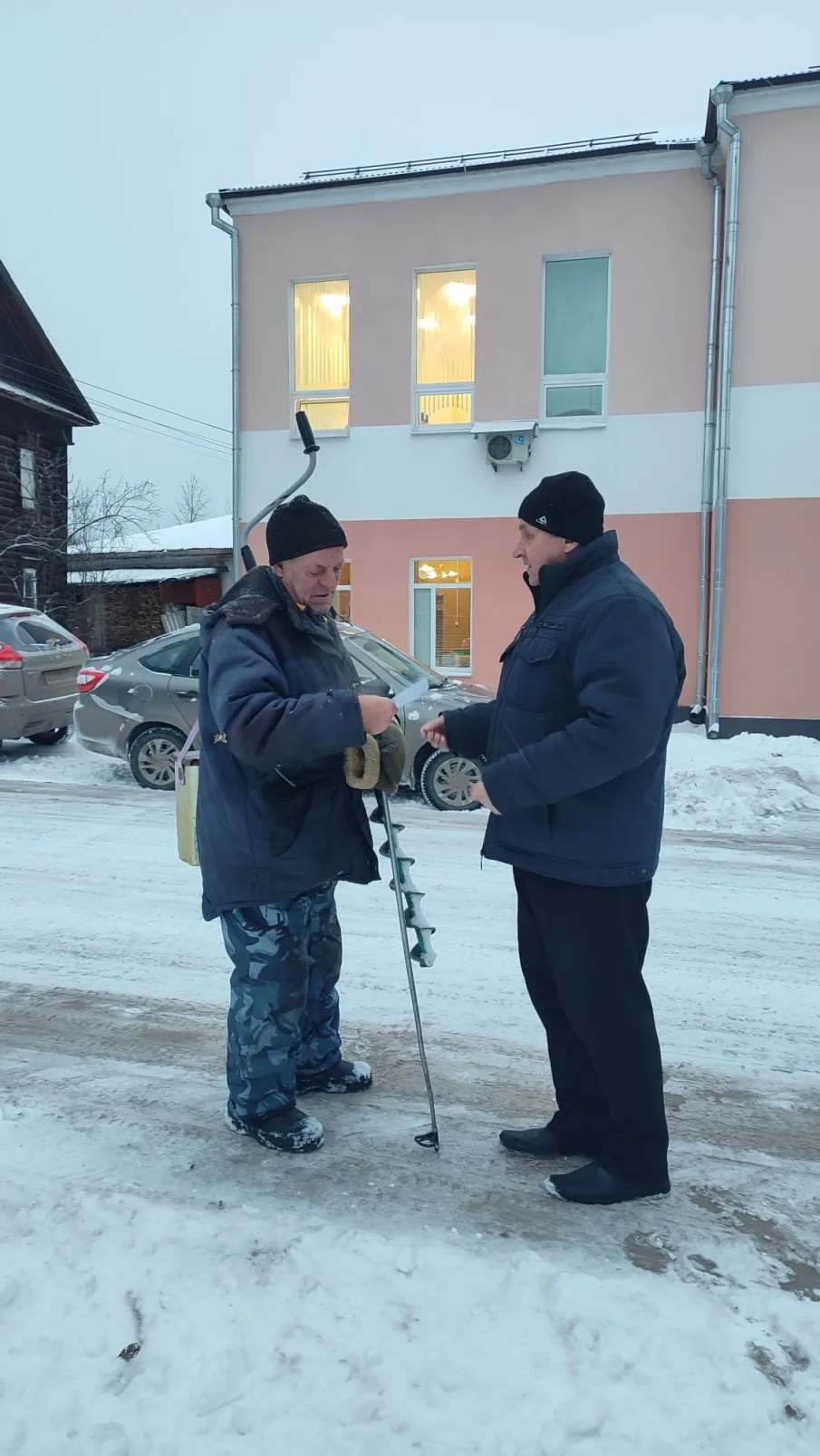 Проводится профилактическая работа «Осторожно, тонкий лед!»