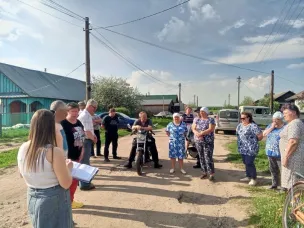 В с. Богородское обсудили ремонт дороги на улице Звездной с местными жителями