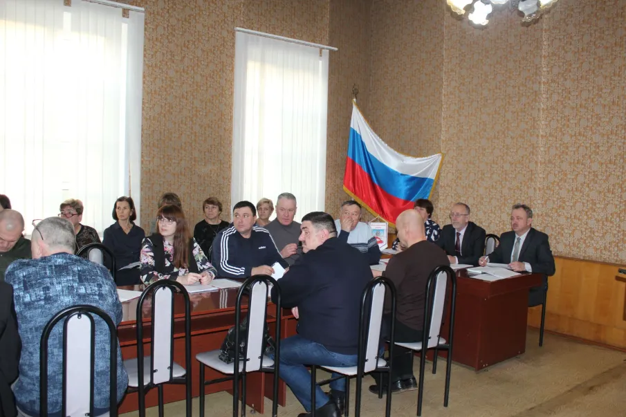 Итоги реализации национальных проектов в 2025 году подвели на заседании Совета депутатов Варнавинского округа