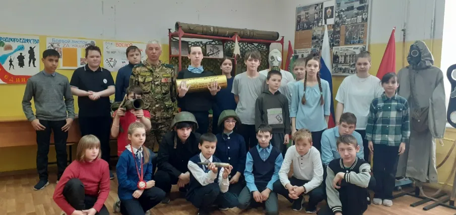 В Центр им. Героя России А. Перова совместно с Варнавинской школой-интернатом прошло патриотическое мероприятие