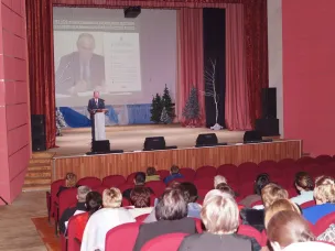 Глава Варнавинского округа представил отчет по социально-экономическому развитию округа за 2025 год и провел церемонию награждения