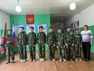 Юнармейцам Михаленинской школы передали парадную военную форму от Нижегородской областной общественной организации ветеранов «Нижегородский пограничник» имени генерала армии В.А. Матросова