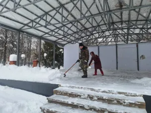 В Варнавинском округе продолжаются работы по расчистке снега