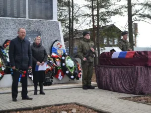 В селе Макарий простились с бойцом, погибшим при выполнений боевого задания на территории Луганской и Донецкой народных республик