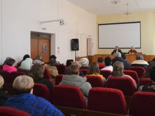 В администрации округа прошла встреча населения с главным врачом Варнавинской ЦРБ Быстровой Л.А.